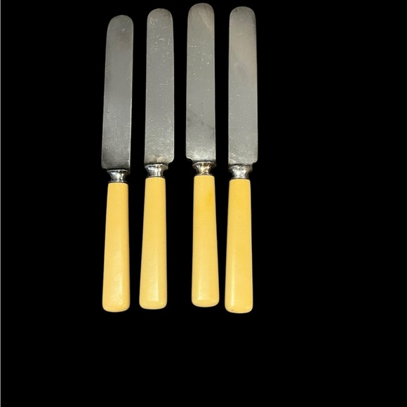 *SOLD*Vintage Lot Landers Frary & Clark Aetna Works Butter KnifeSetof4 Bakelite? - Picture 2 of 9